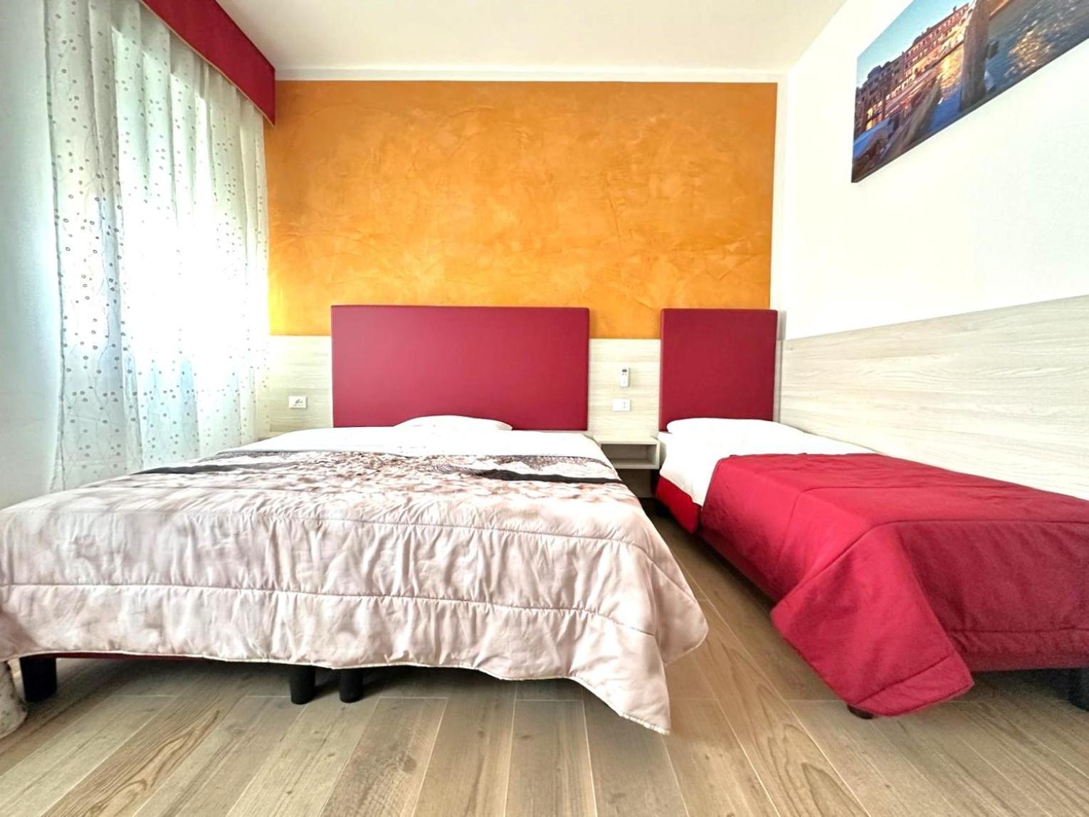 Vacation Venice Rooms Mestre Bagian luar foto
