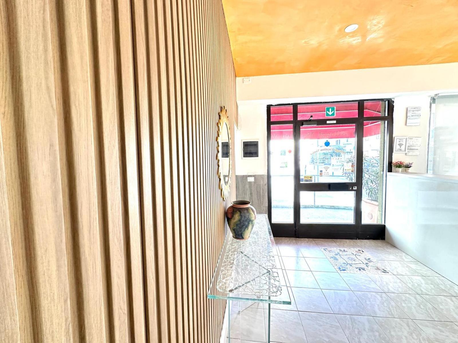 Vacation Venice Rooms Mestre Bagian luar foto